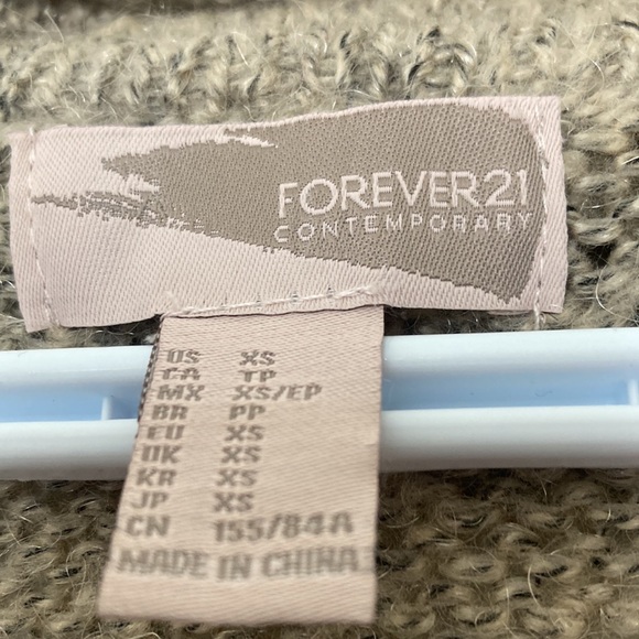 Forever21 contemporary beige and black knitted wrap around sweater - Picture 3 of 4